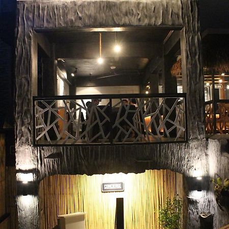 The Cavern Pod Hotel & Specialty Cafe Ел Нидо Екстериор снимка
