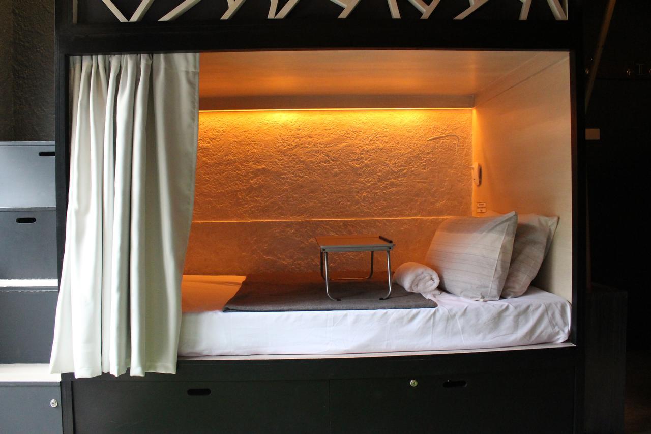 The Cavern Pod Hotel & Specialty Cafe Ел Нидо Екстериор снимка