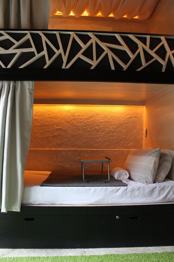 The Cavern Pod Hotel & Specialty Cafe Ел Нидо Екстериор снимка